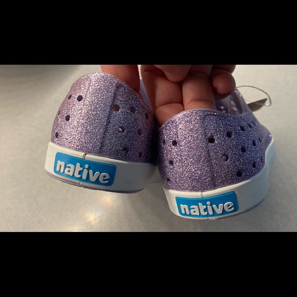 SOLD!!!  Native Jefferson Bling girls shoes. Size C10 - Picture 4 of 5